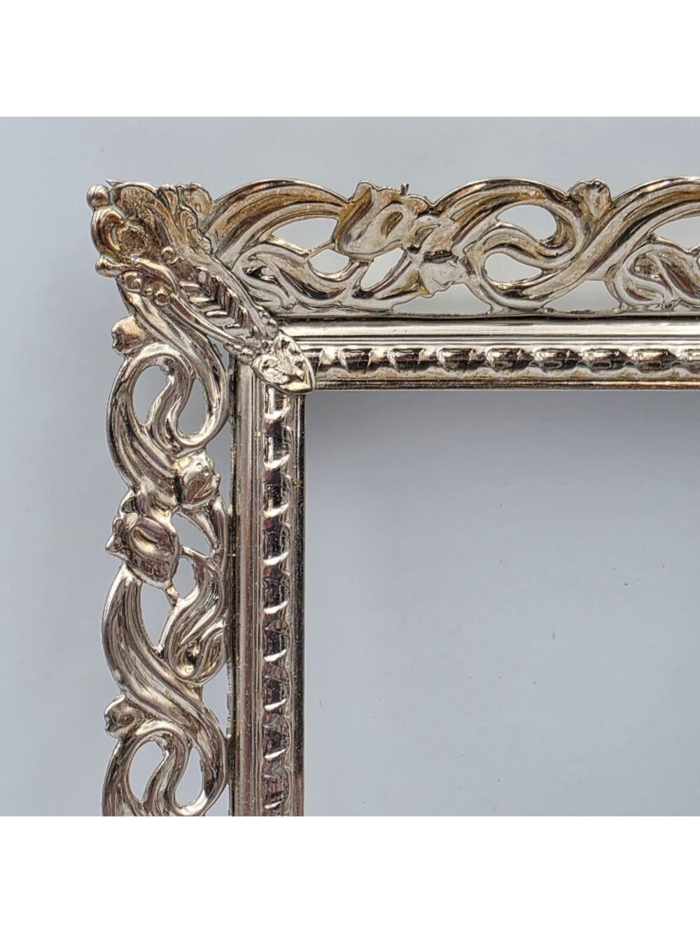 Ornate Vintage Gold -Tone Metal Picture Frame Floral Scroll Filigree 5x7 Inches